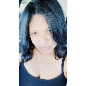 Meet your Posher, Caroline